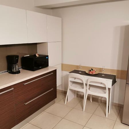 Pall'S Minimal Apartment Néa Péramos Kültér fotó