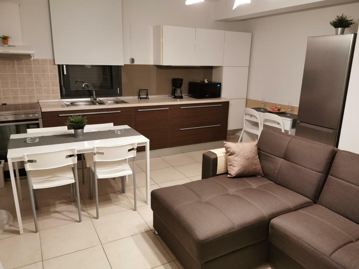 Pall'S Minimal Apartment Néa Péramos Kültér fotó