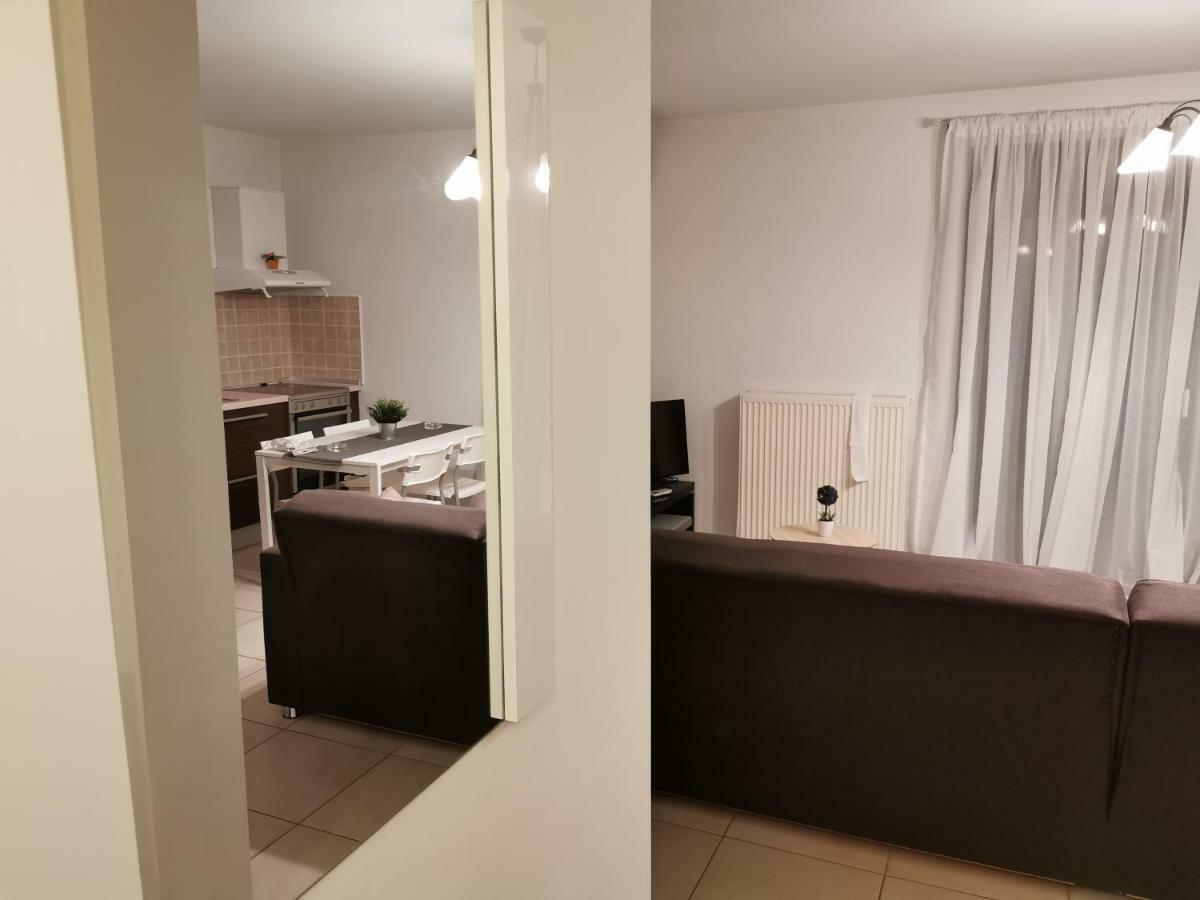 Pall'S Minimal Apartment Néa Péramos Kültér fotó